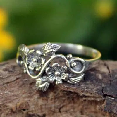 Vintage Silver Flower Ring