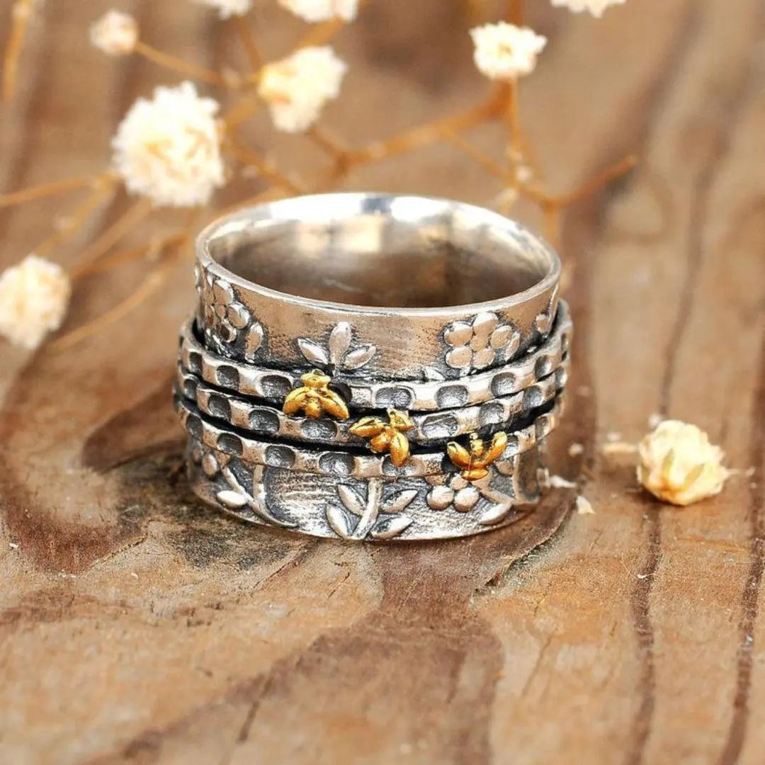 Small Bee Blossom Ring Unique Joyas