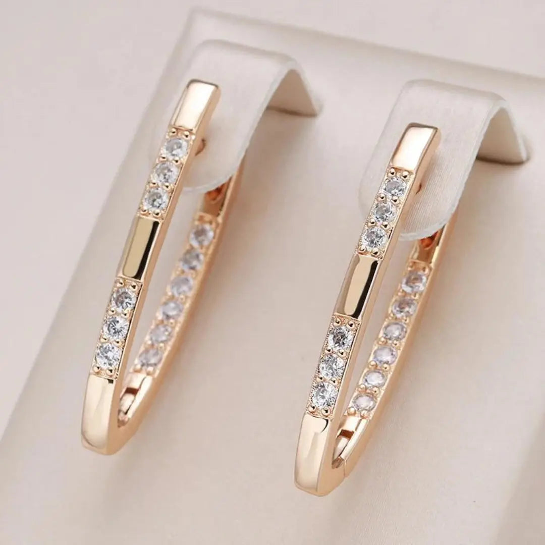 Elegant zirconia earrings in gold