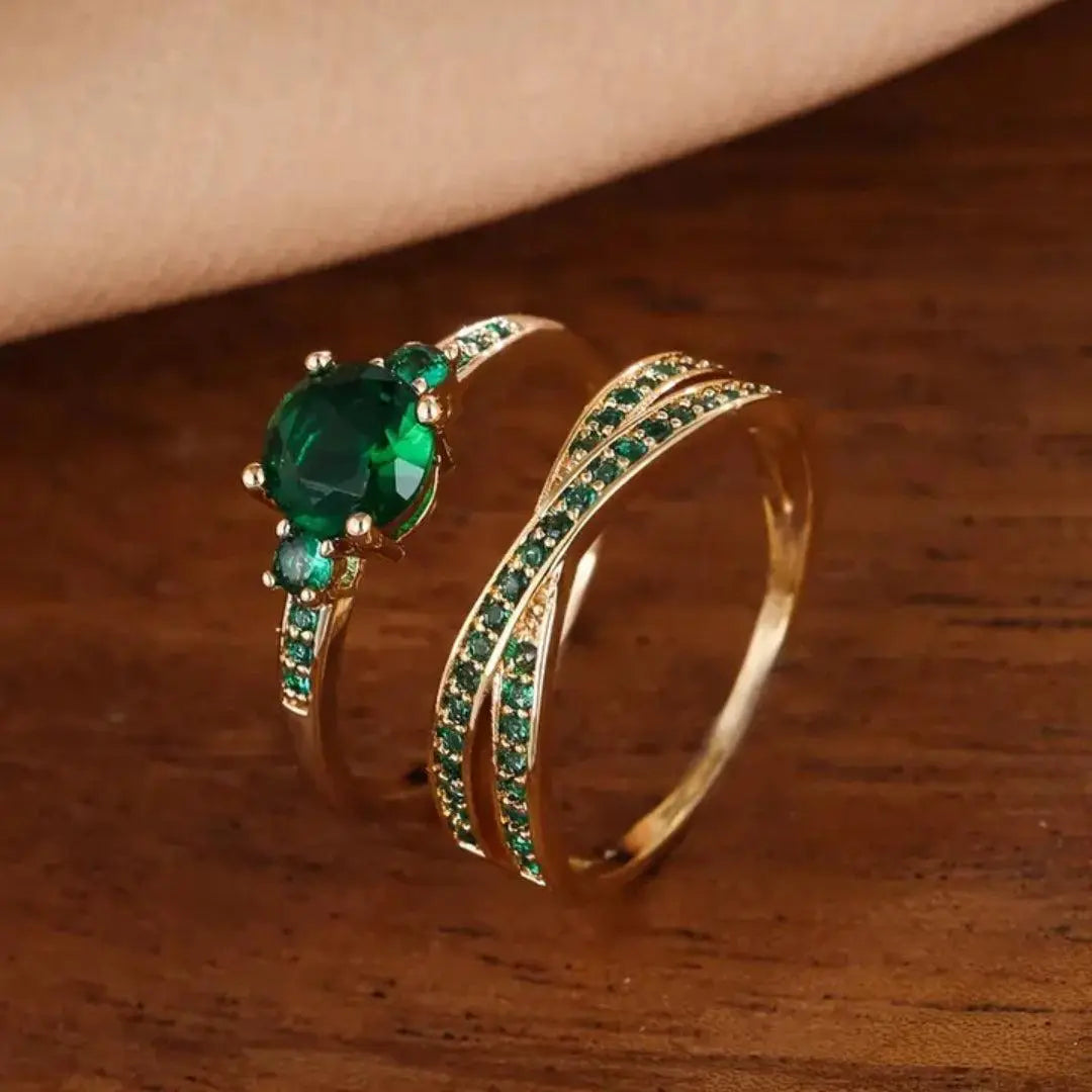 Elegant Rings made of Green Gold Unique Joyas