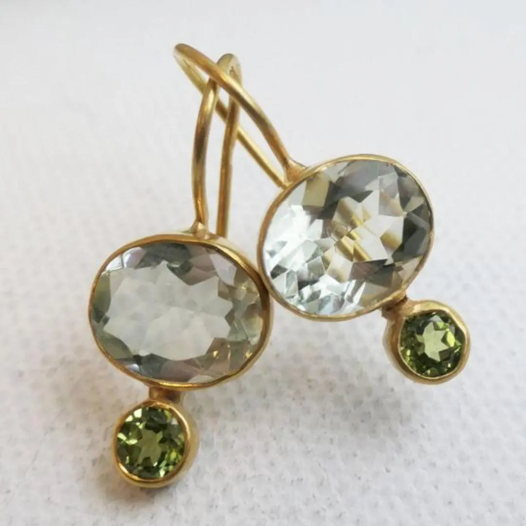 Vintage Earrings with Green Crystal and Gold Unique Joyas