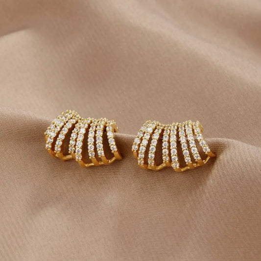 Pearl hoop earrings in gold Unique Joyas