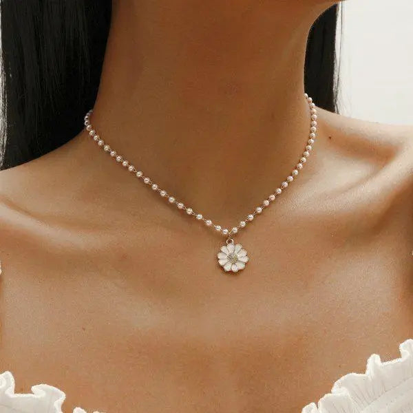 Daisy with Pearl Pendant Unique Joyas