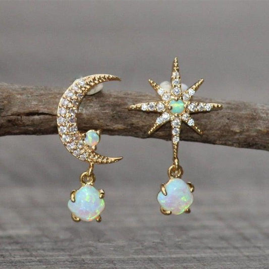 Moon and Star Earrings made of Gold and Opal Unique Joyas