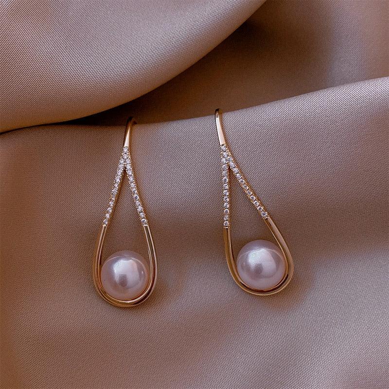 Rose Gold Pearl Earrings