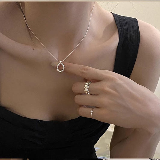 Elegant teardrop necklace with a minimalist touch Unique Joyas