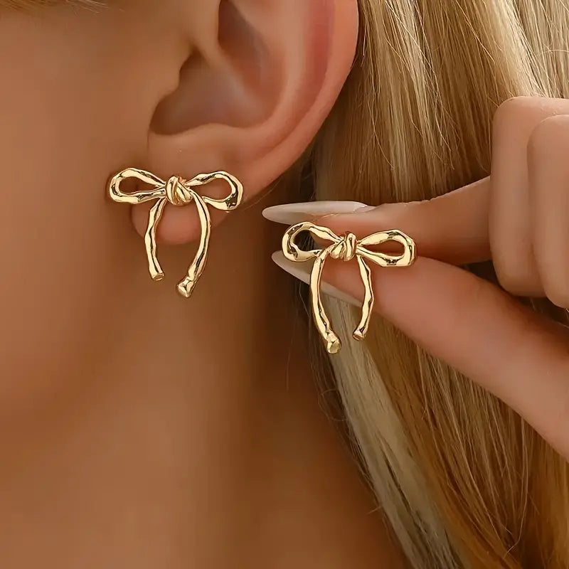 Bow-shaped earrings