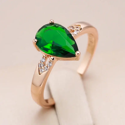 Elegant Ring with Green Crystal Unique Joyas