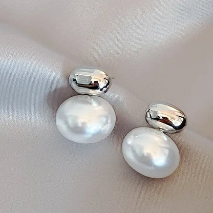 Oval Pearl Earrings in Gold Unique Joyas