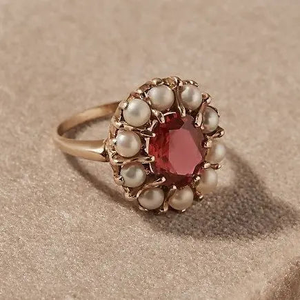 Red crystal ring with vintage pearls Unique Joyas