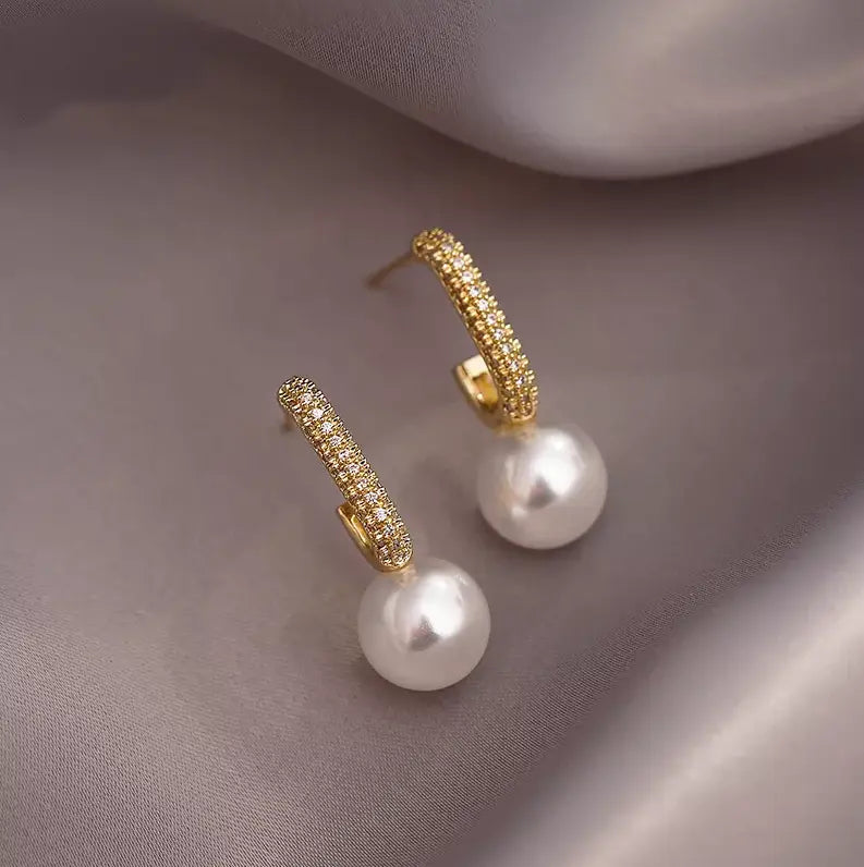 Elegant light gold pearl earrings Unique Joyas