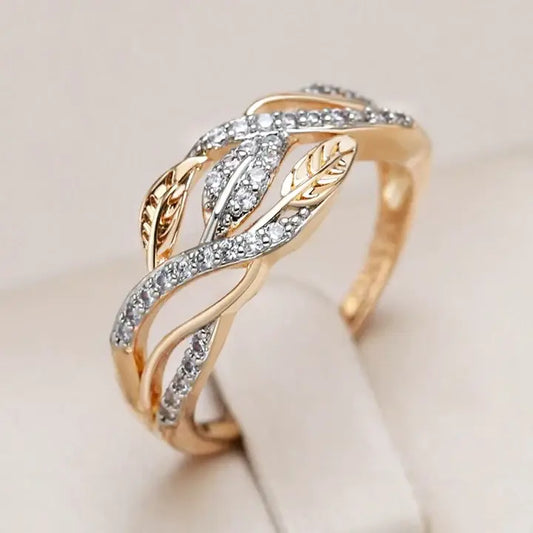 Elegant ring with radiant leaves Unique Joyas