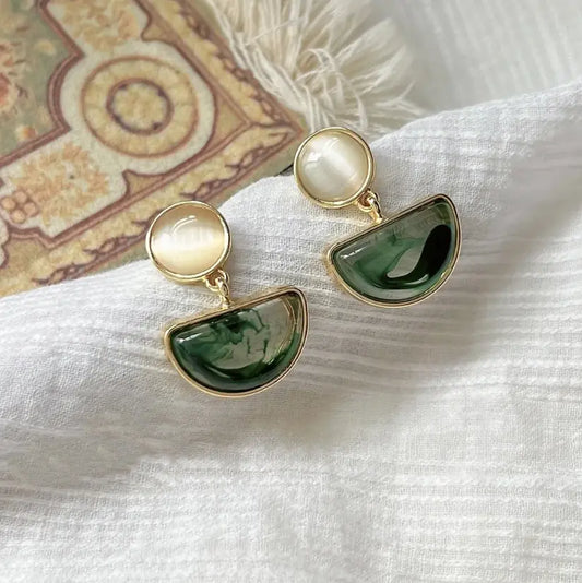 Elegant earrings made of green polished stone Unique Joyas