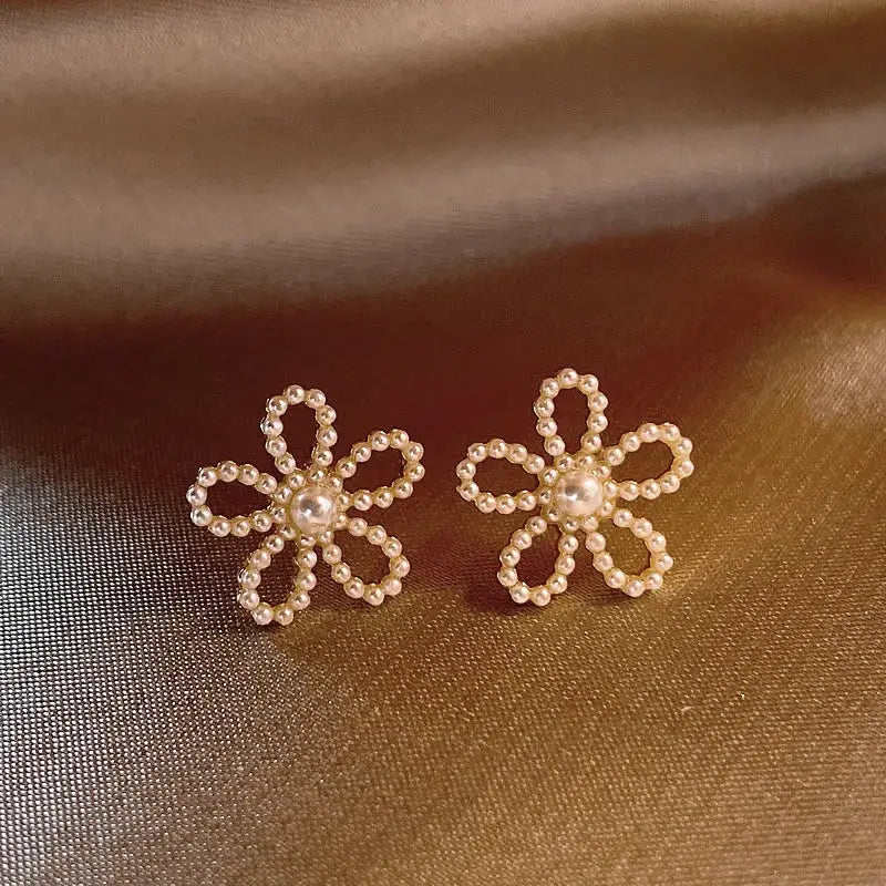 Elegant Pearl Flower Earrings Unique Joyas