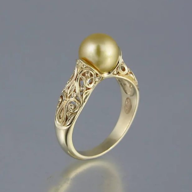 Golden Vintage Pearl Ring