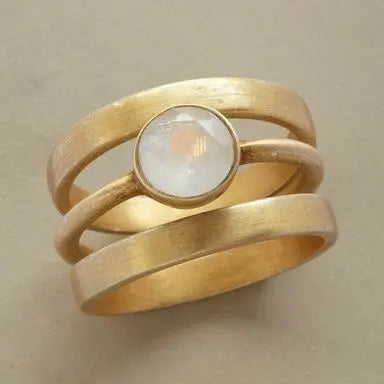 Vintage Gold & Inlaid Moonstone Ring Unique Joyas