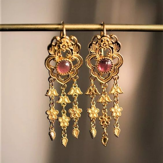 Vintage earrings with gold and red stone pendant Unique Joyas